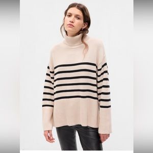Gap 24/7 Split Hem Turtleneck Sweater in Black&Beige Breton Stripe